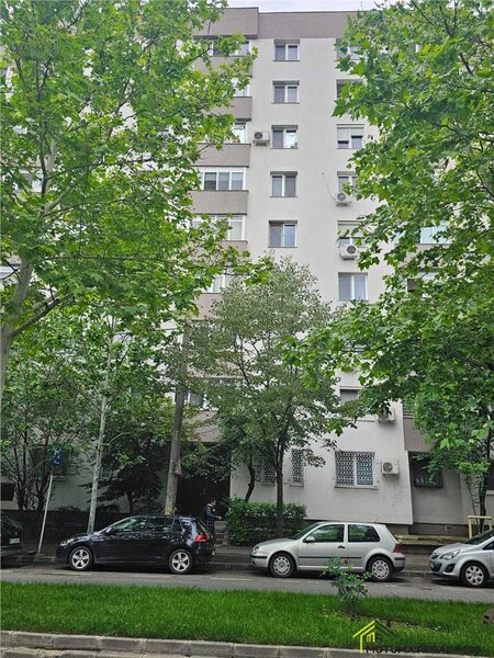 Gorjului, apartament 3 camere de vanzare.