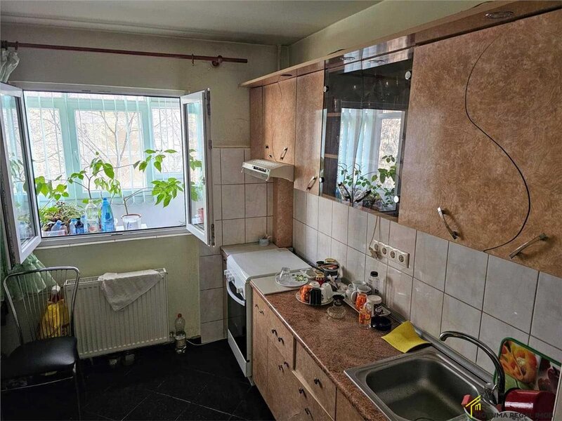 Gorjului, apartament 3 camere de vanzare.