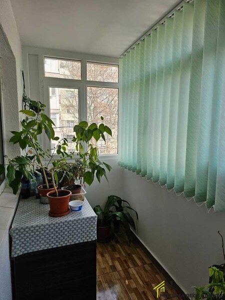 Gorjului, apartament 3 camere de vanzare.